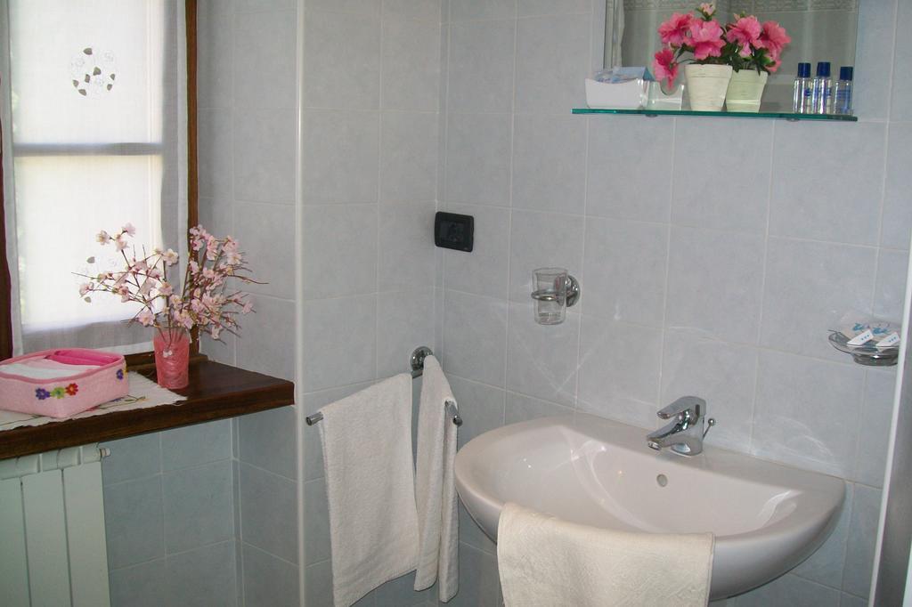 Apartamento La Casa Del Borgo Beverino Habitación foto