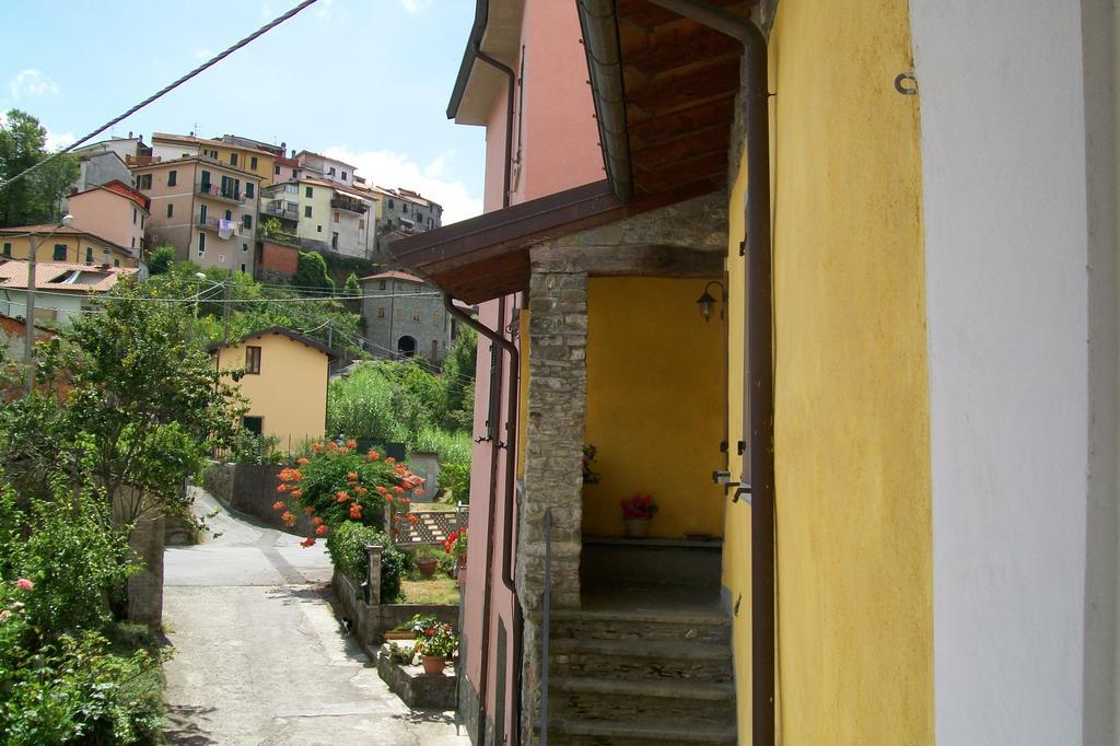Apartamento La Casa Del Borgo Beverino Habitación foto